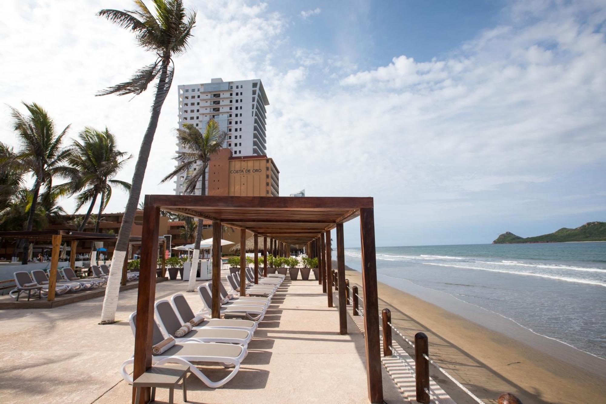 Costa De Oro Beach Hotel Масатлан Экстерьер фото