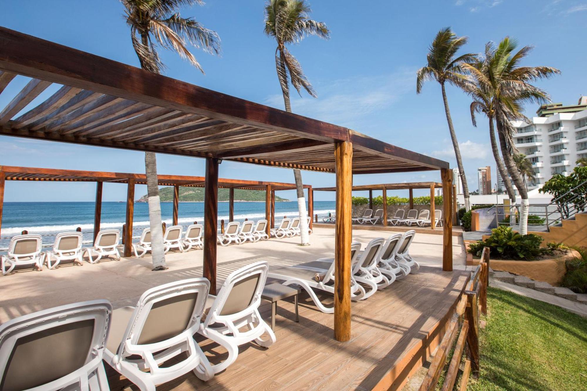 Costa De Oro Beach Hotel Масатлан Экстерьер фото